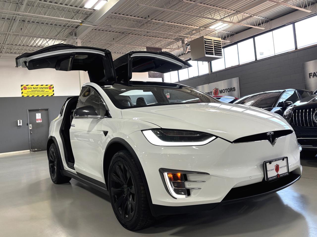 2017 Tesla Model X 75D|AWD|7PASSENGER|AUTOPILOT|CARBONMODS|FALCONDOOR - Photo #2