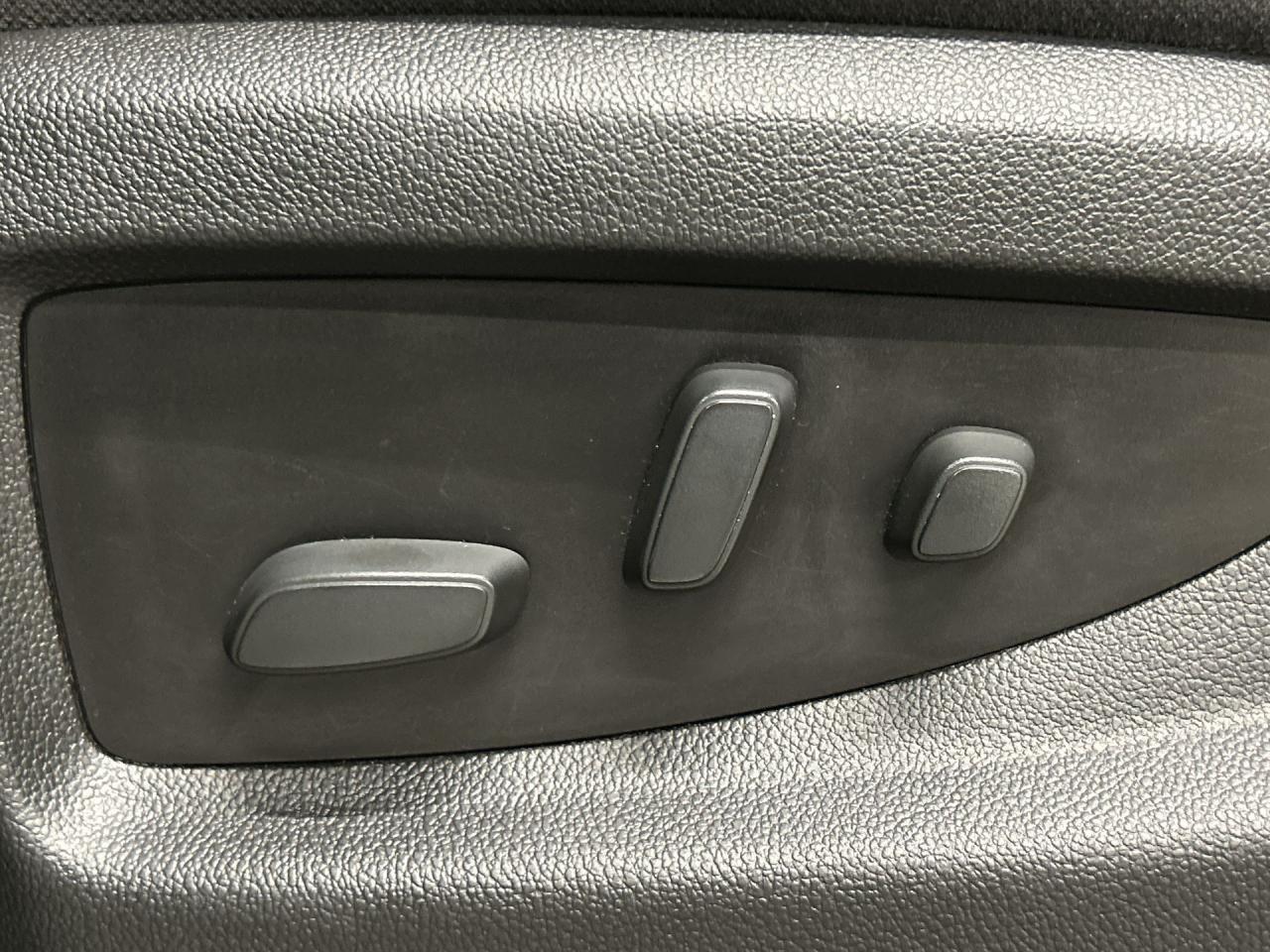 2018 GMC Sierra 1500 4X4| CERTIFIED| 5.3L V8| CREW| CARPLAY| BOX CAP Photo