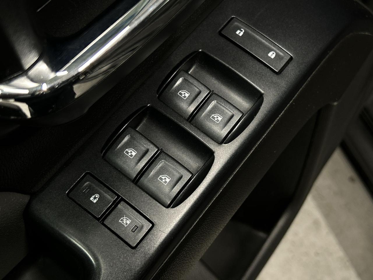 2018 GMC Sierra 1500 4X4| CERTIFIED| 5.3L V8| CREW| CARPLAY| BOX CAP Photo