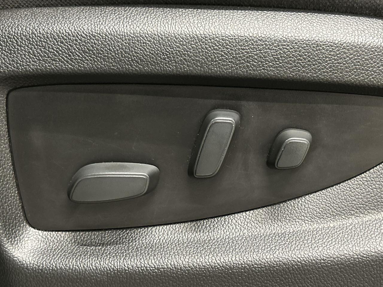 2018 GMC Sierra 1500 CREW CAB 4X4 | 5.3L V8 | CARPLAY | REAR CAM | A/C Photo