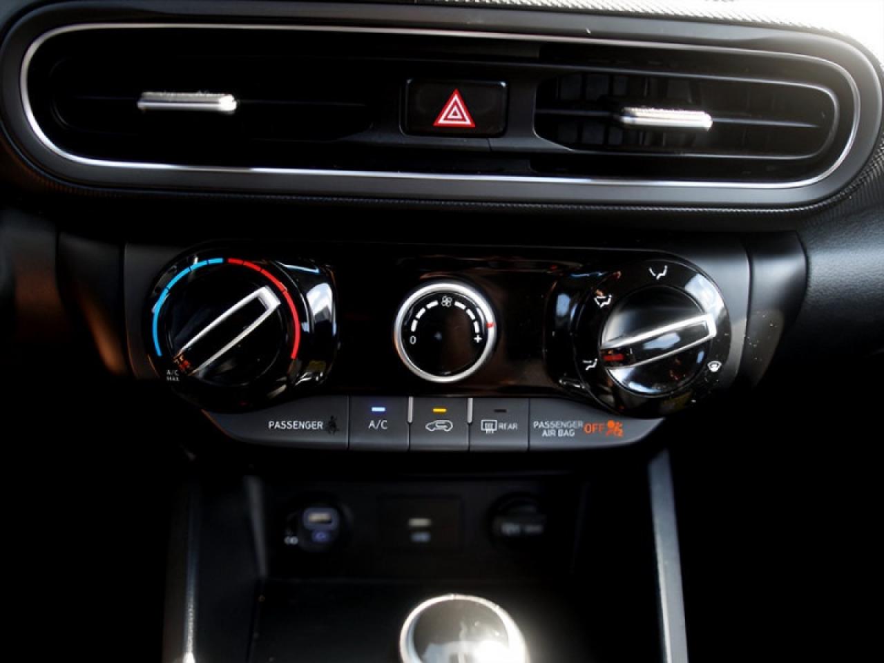 2022 Hyundai KONA 2.0L Preferred  **BLIND SPOT - HTD SEATS** Photo