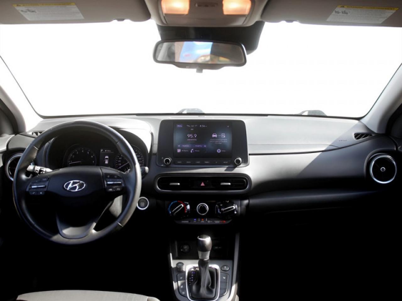 2022 Hyundai KONA 2.0L Preferred  **BLIND SPOT - HTD SEATS** Photo