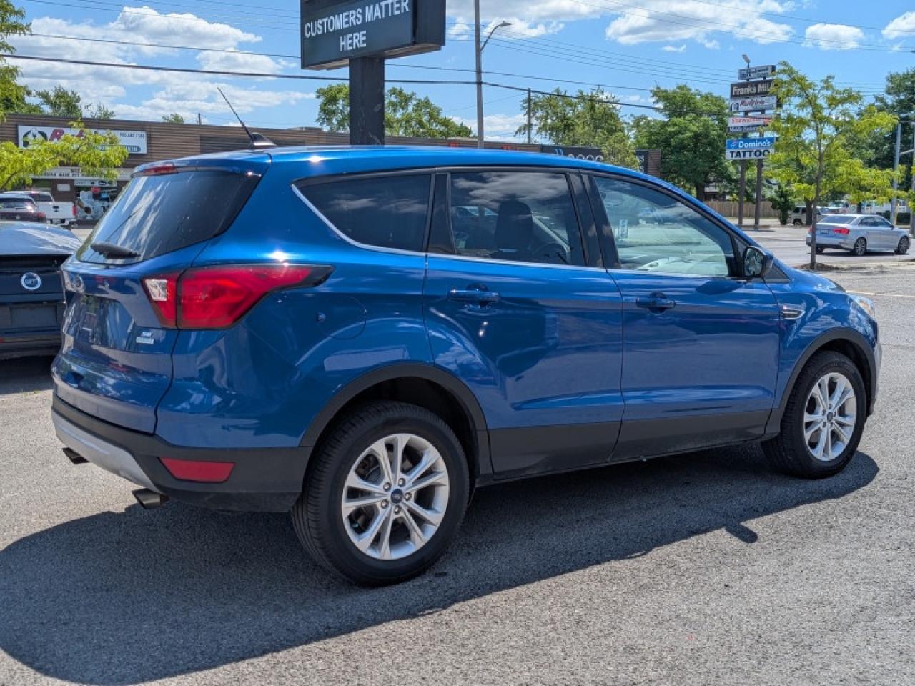 2019 Ford Escape SE  **LOW MILEAGE** Photo4