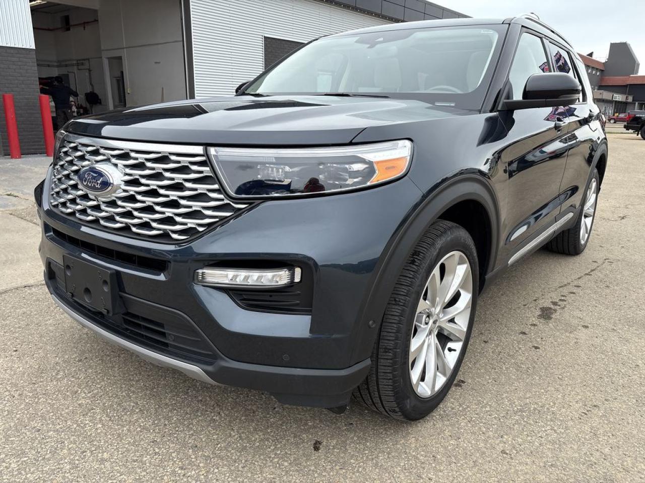 2023 Ford Explorer Platinum Photo1