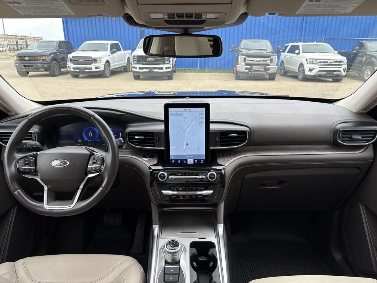 2023 Ford Explorer Platinum Photo5