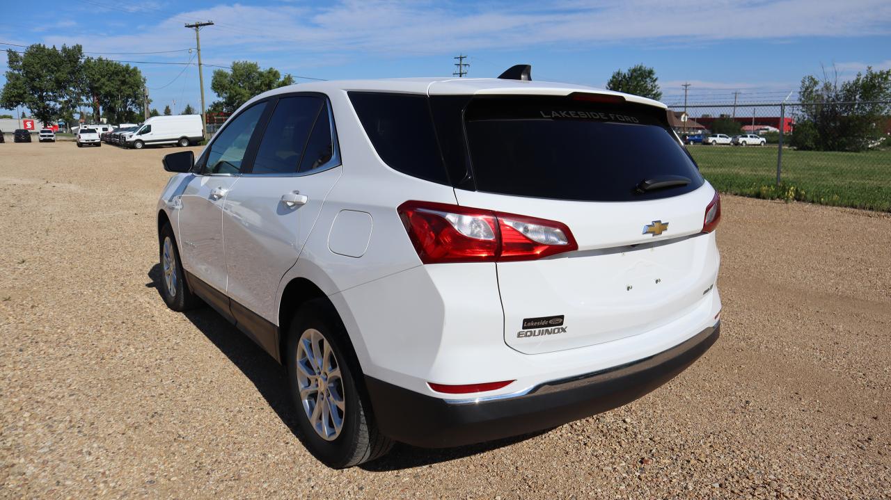 2021 Chevrolet Equinox LT Photo2
