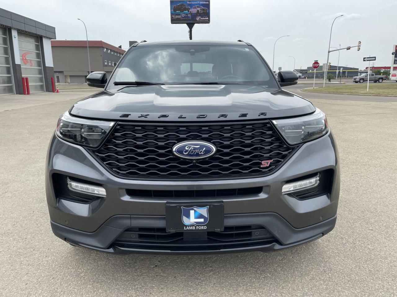 2020 Ford Explorer ST Photo5