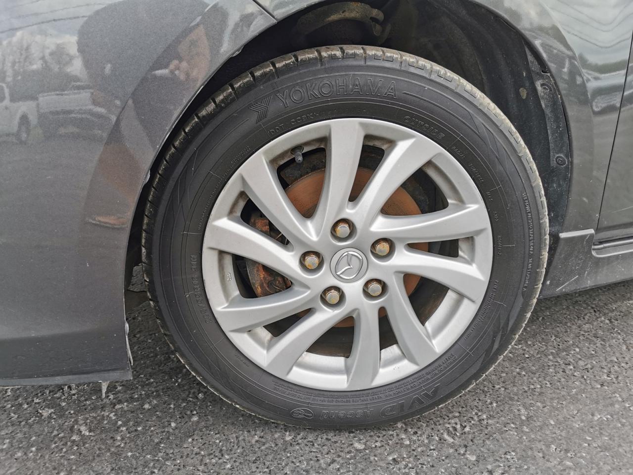 2012 Mazda MAZDA3 i Touring - Photo #9