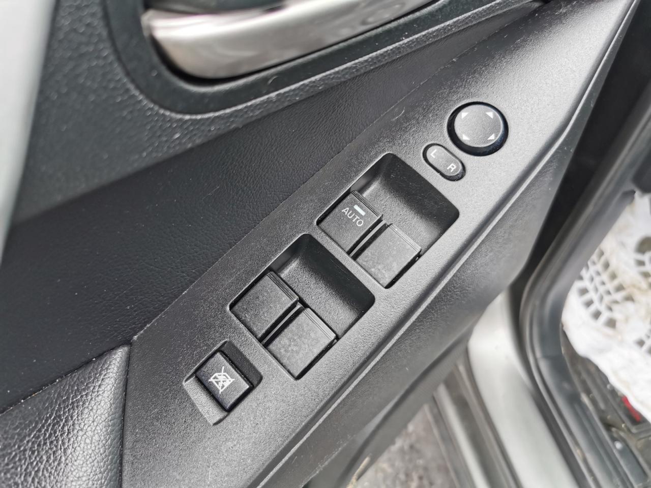 2012 Mazda MAZDA3 i Touring - Photo #10