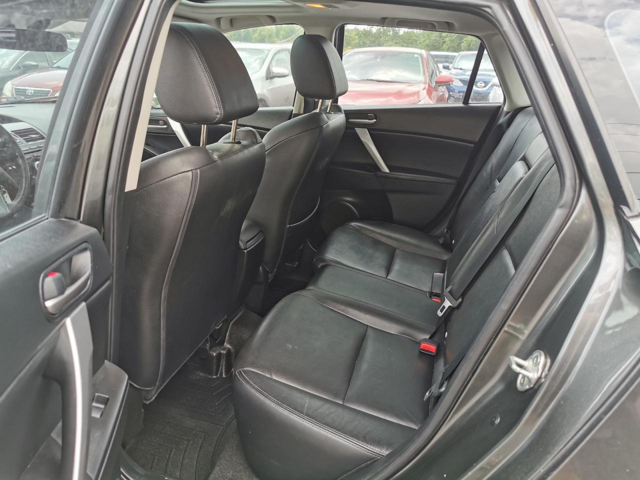 2012 Mazda MAZDA3 i Touring - Photo #14