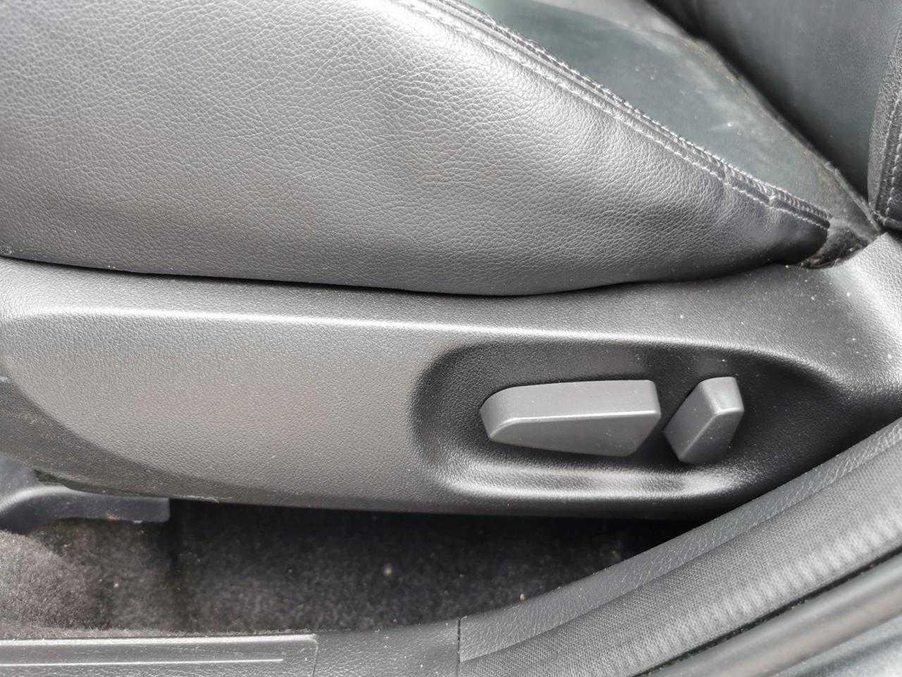 2012 Mazda MAZDA3 i Touring - Photo #12