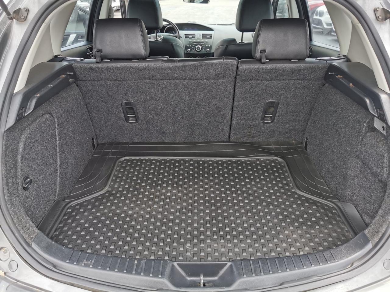 2012 Mazda MAZDA3 i Touring - Photo #16