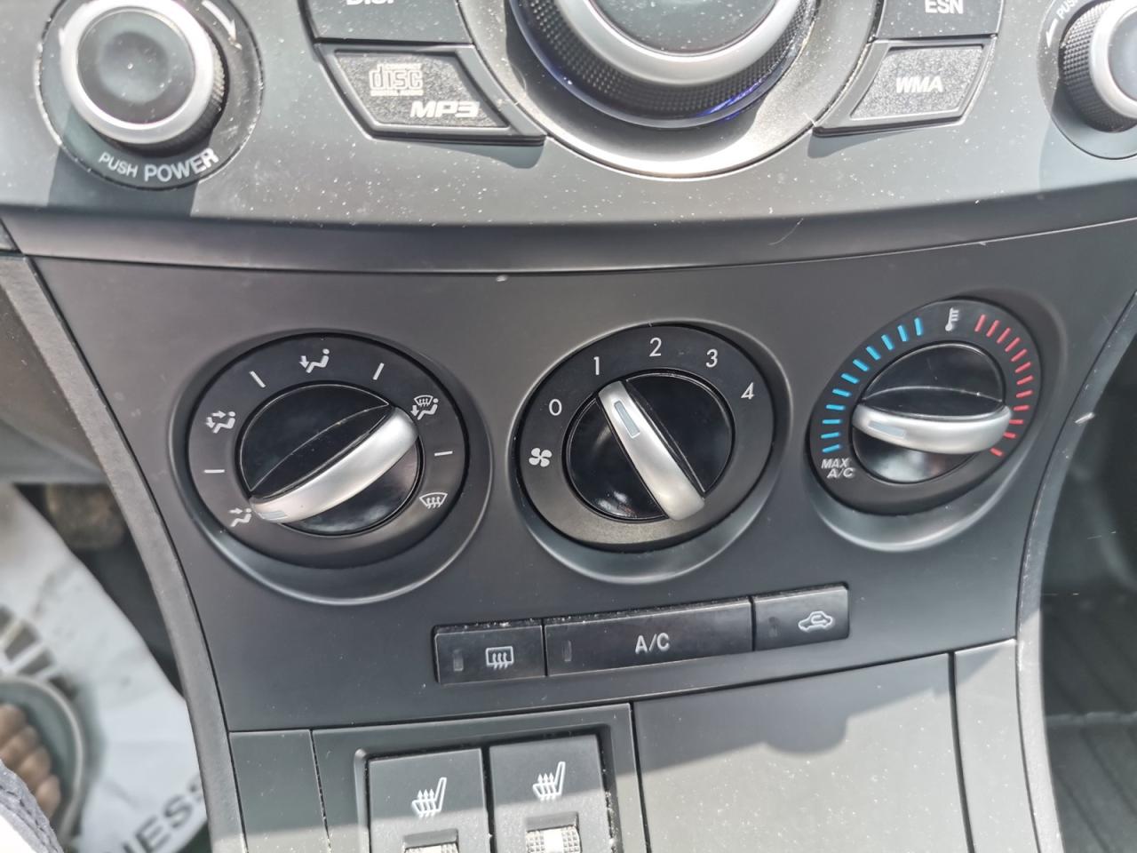 2012 Mazda MAZDA3 i Touring - Photo #24