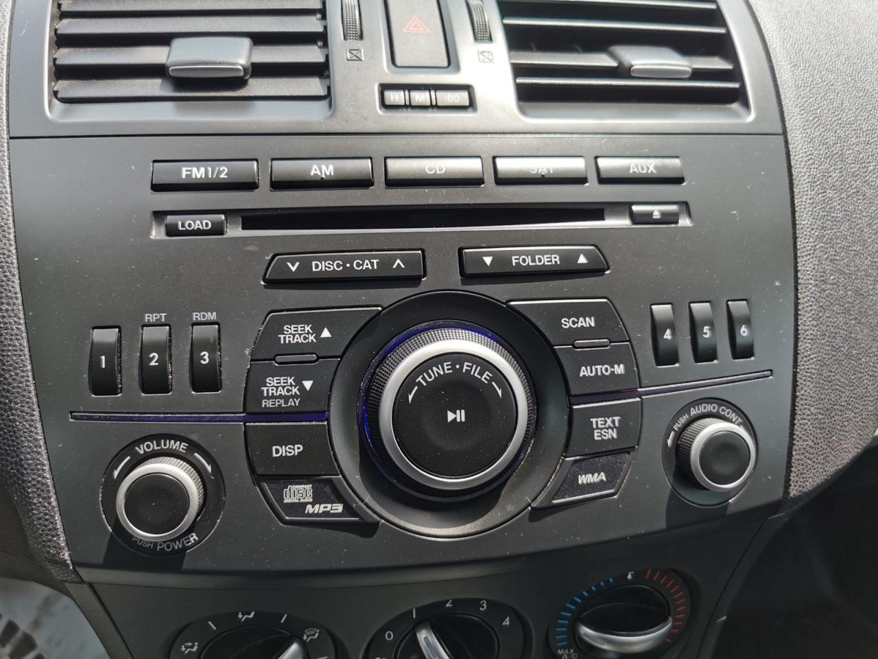 2012 Mazda MAZDA3 i Touring - Photo #23