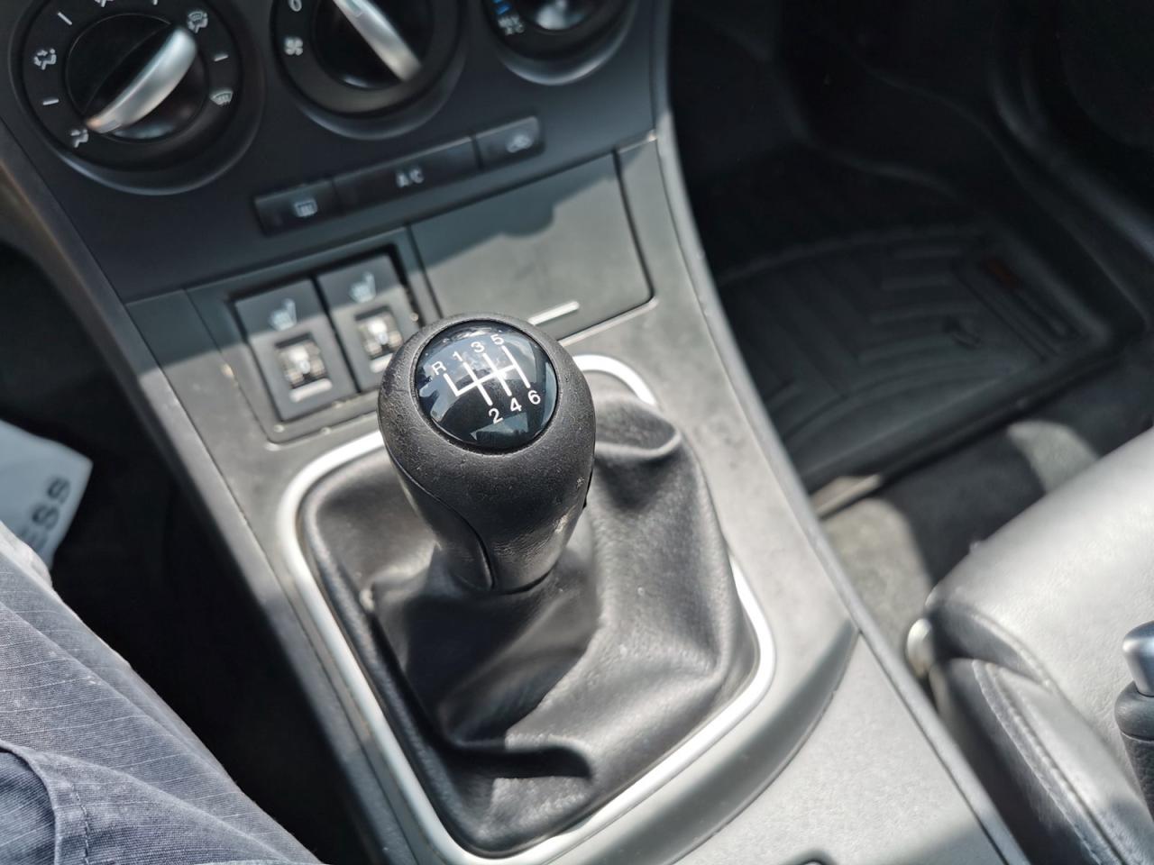 2012 Mazda MAZDA3 i Touring - Photo #26