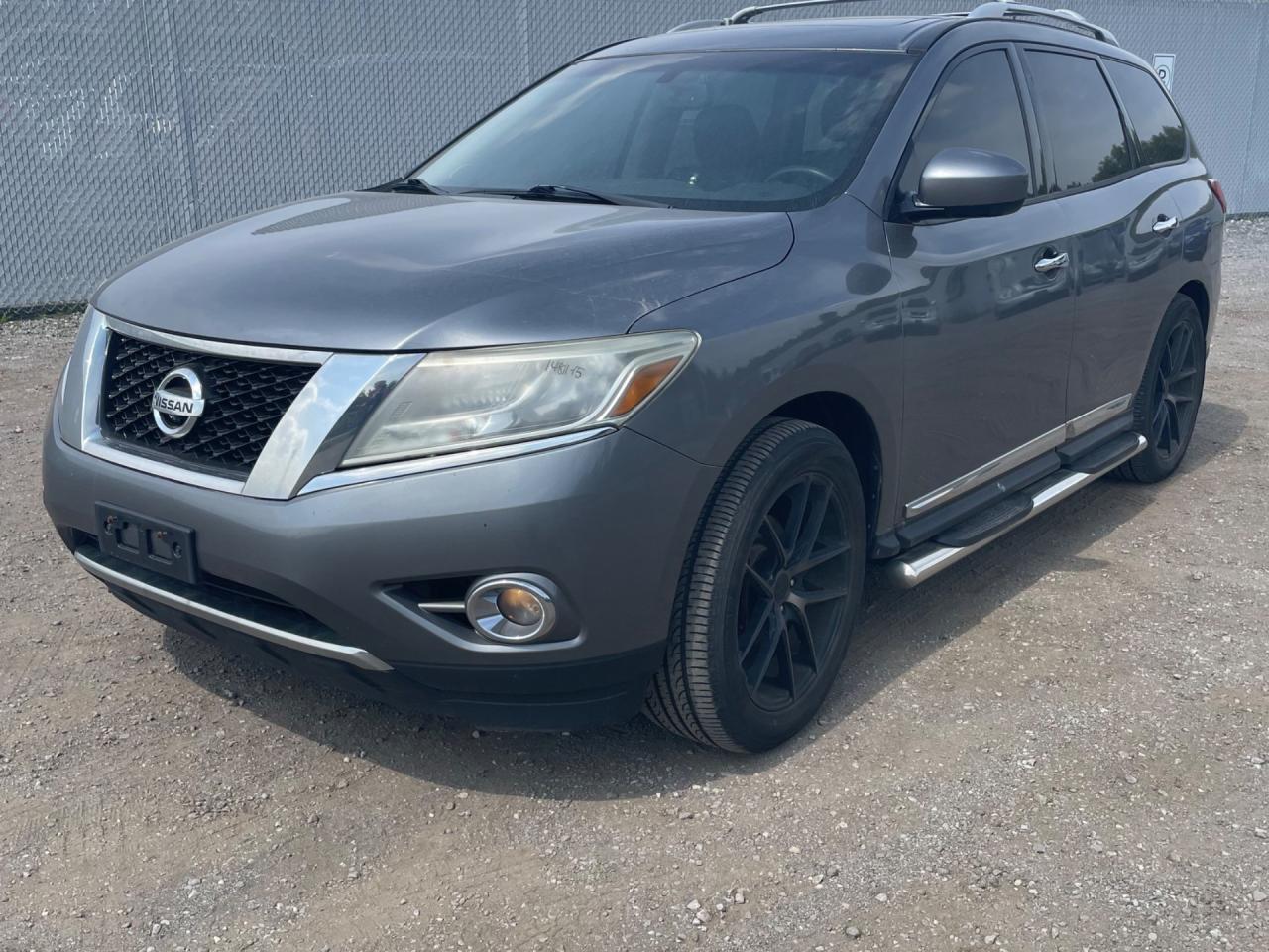 Used 2015 Nissan Pathfinder SL 4WD for sale in Peterborough, ON
