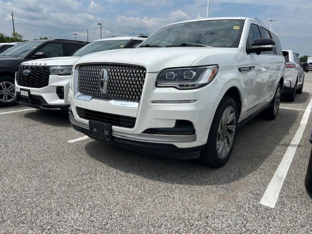 Used 2023 Lincoln Navigator Reserve 4x4 for sale in Watford, ON