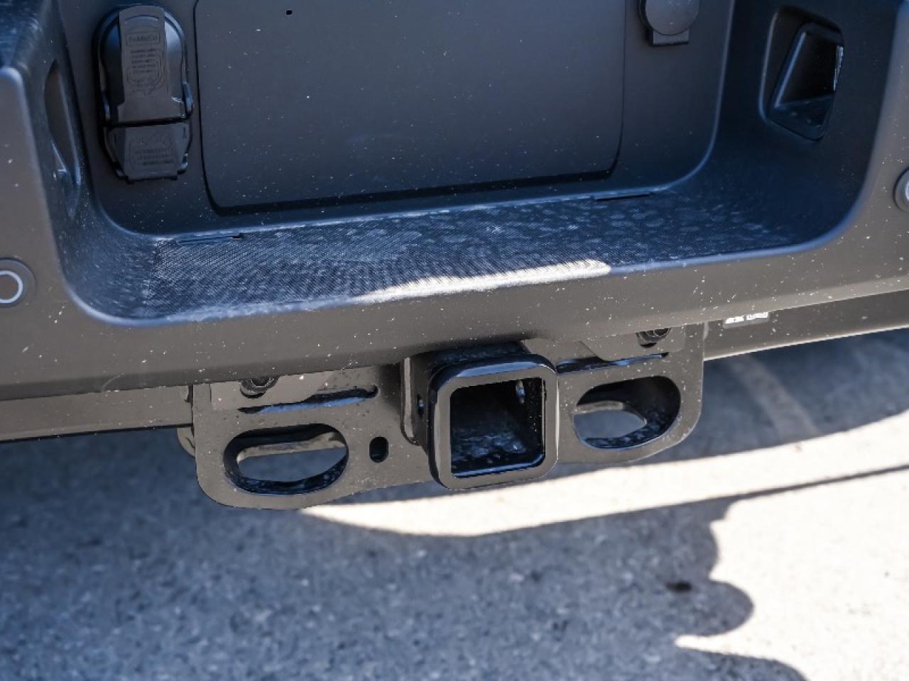 2025 Ford F-350 Super Duty DRW Lariat Photo