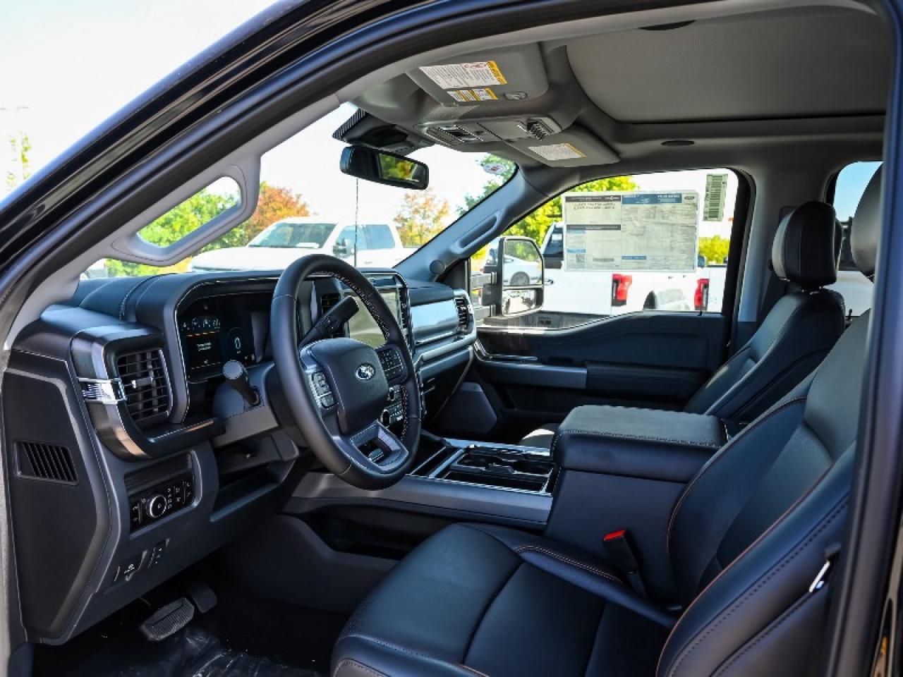 2025 Ford F-350 Super Duty DRW Lariat Photo