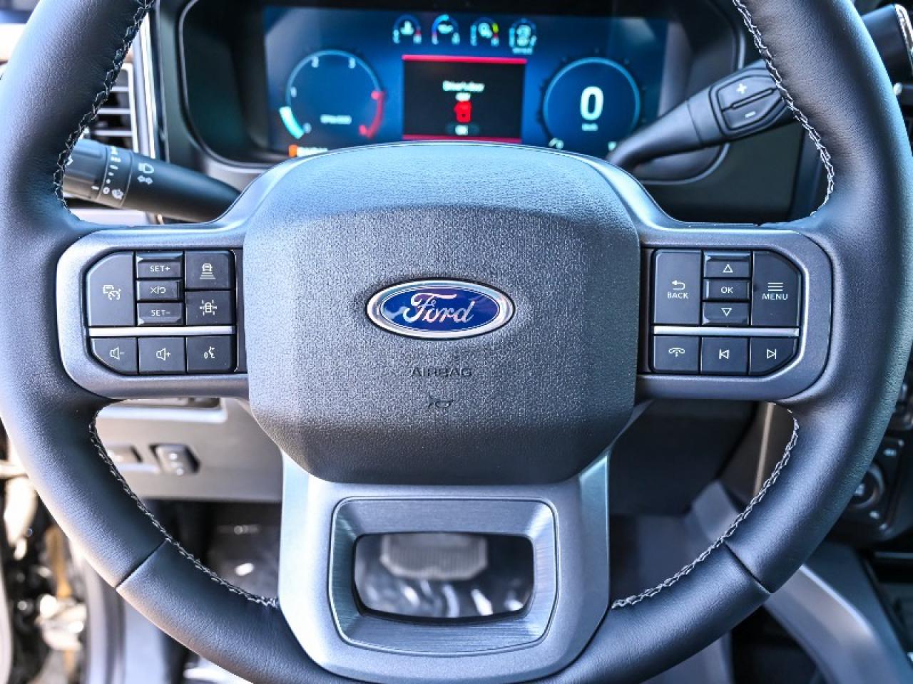 2025 Ford F-350 Super Duty DRW Lariat Photo