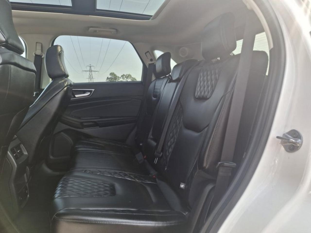 2023 Ford Edge Titanium AWD | Leather | Pano Roof | B&O Sound | Heated Seats + Steering | Remote Start | and More ! Photo