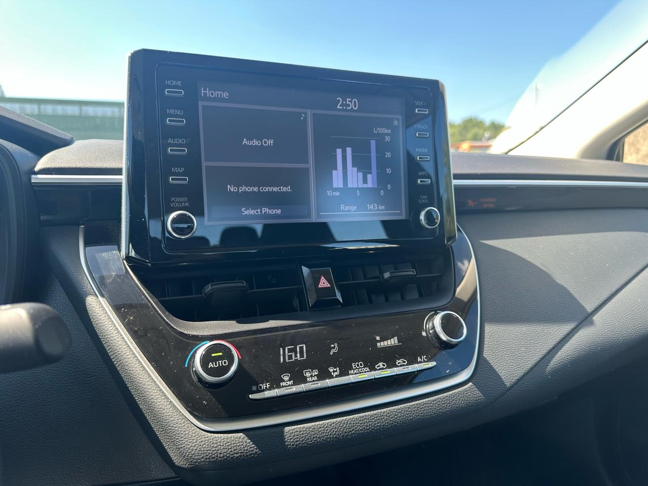 2021 Toyota Corolla LE Photo