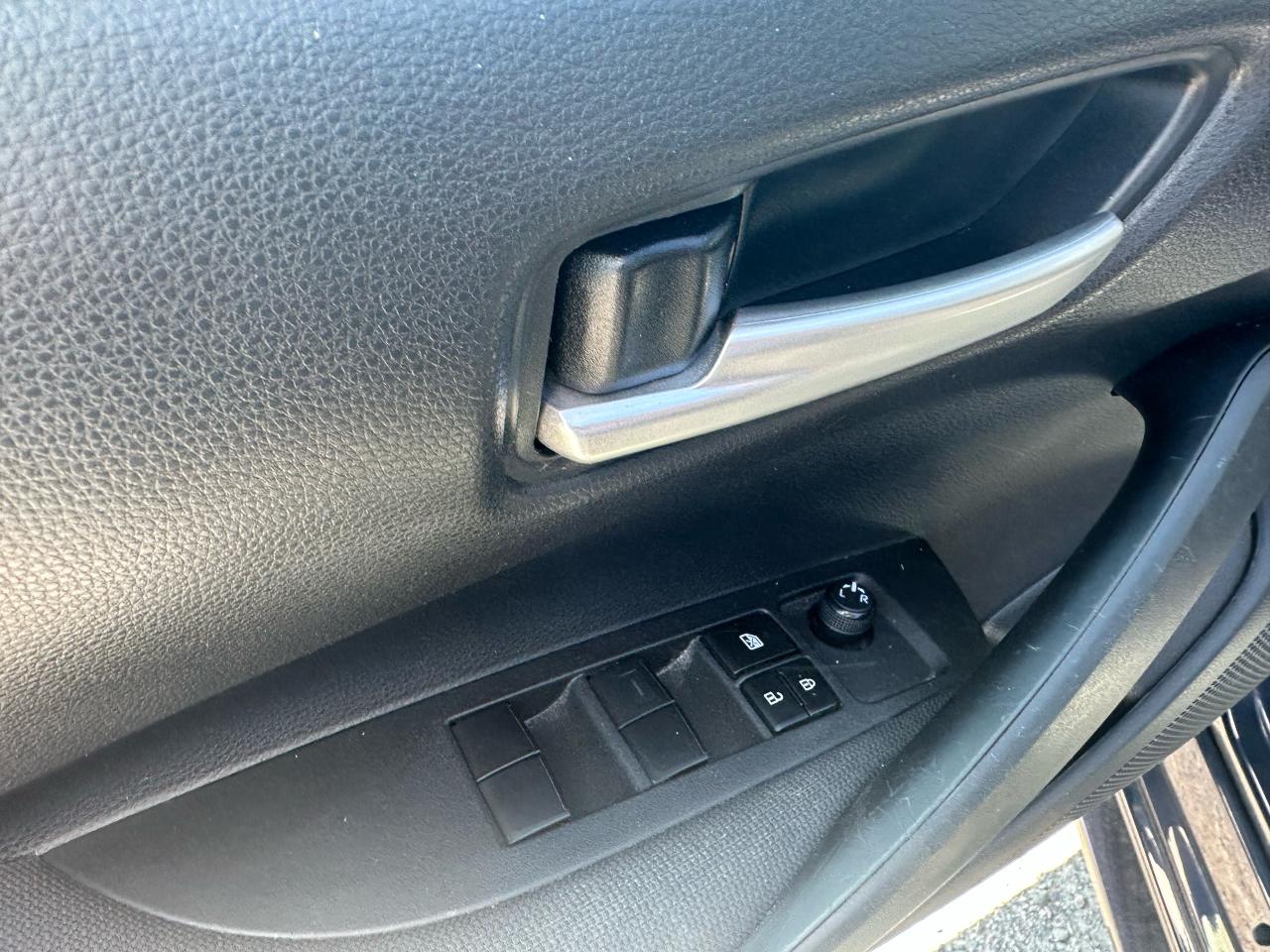 2021 Toyota Corolla LE Photo