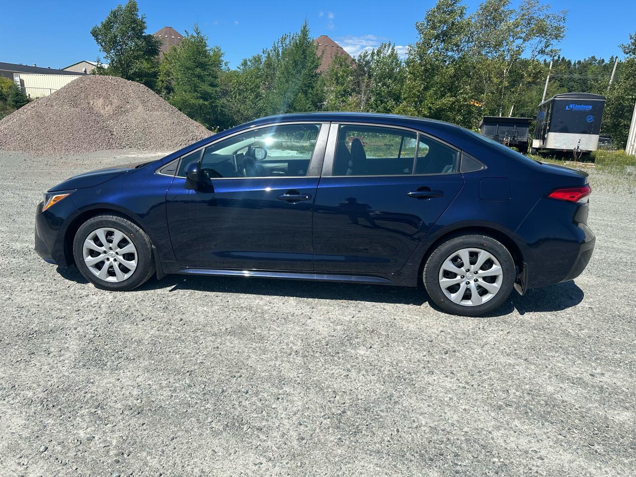 2021 Toyota Corolla LE Photo