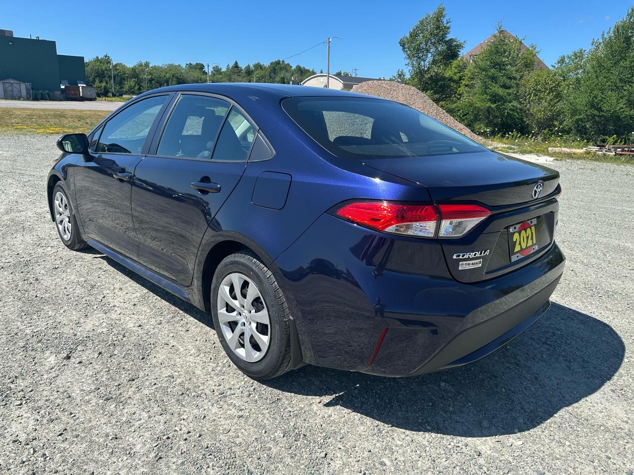 2021 Toyota Corolla LE Photo