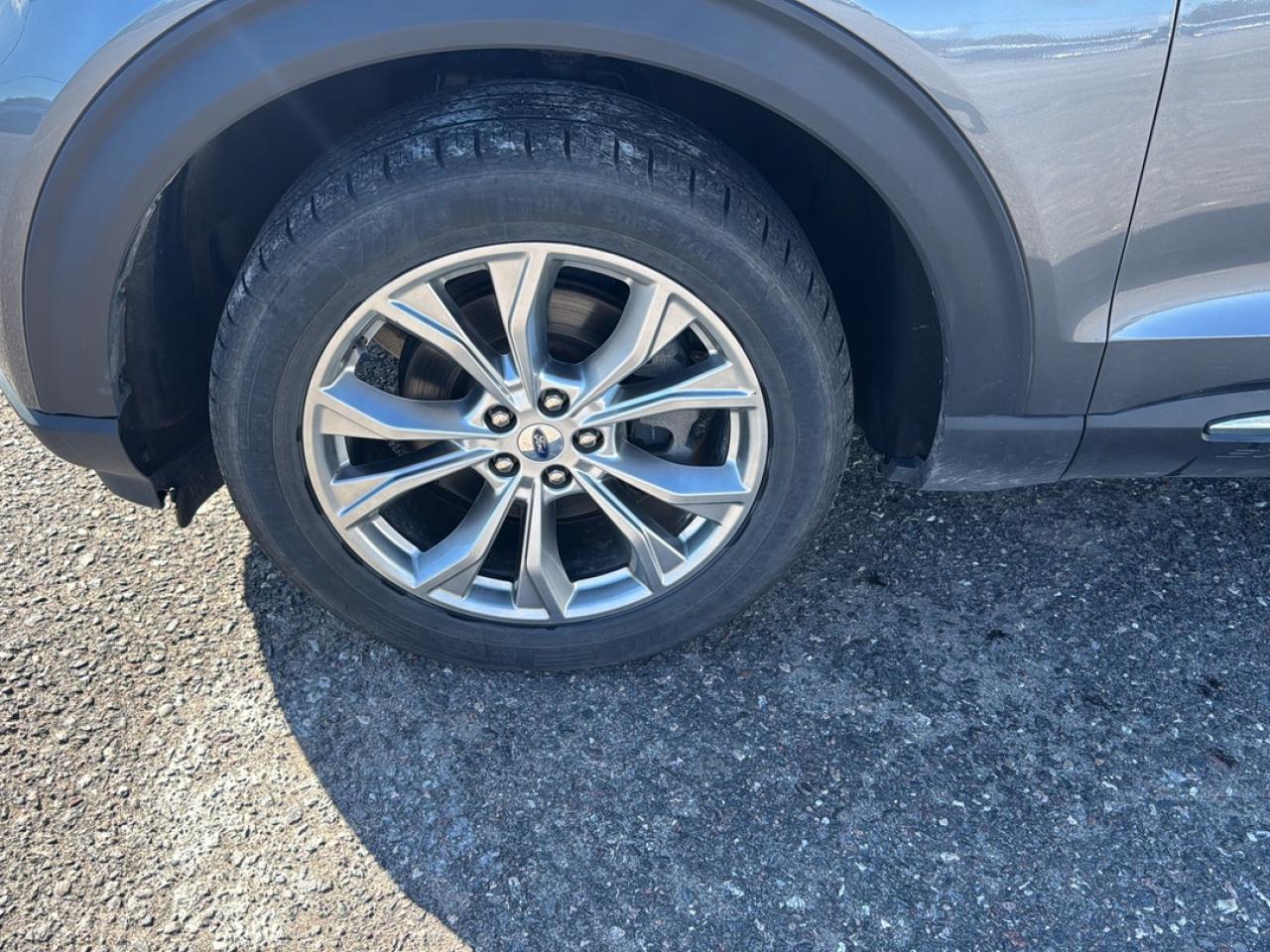 2021 Ford Explorer LIMITED Photo