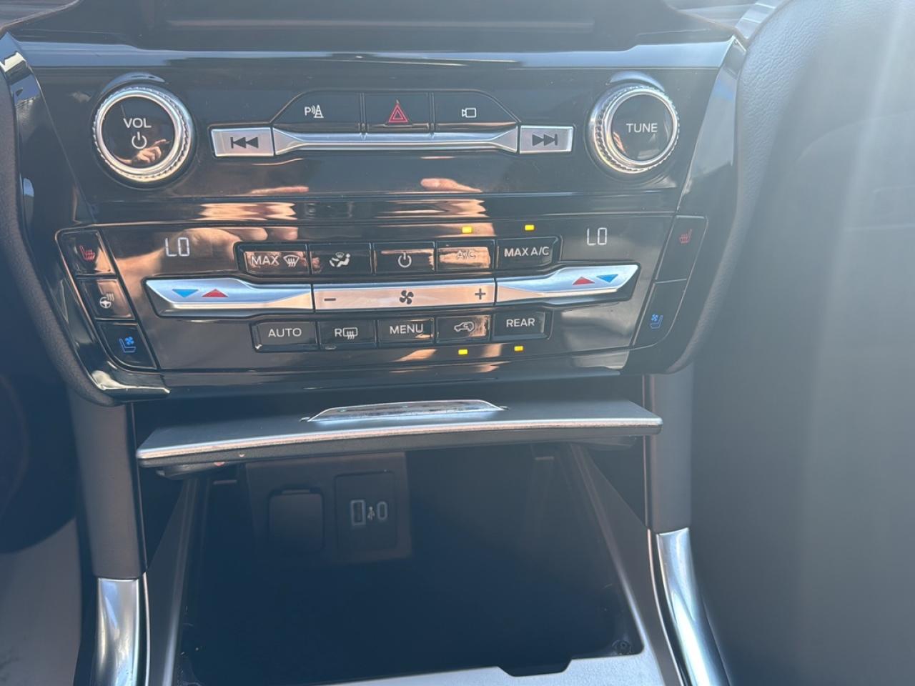 2021 Ford Explorer LIMITED Photo