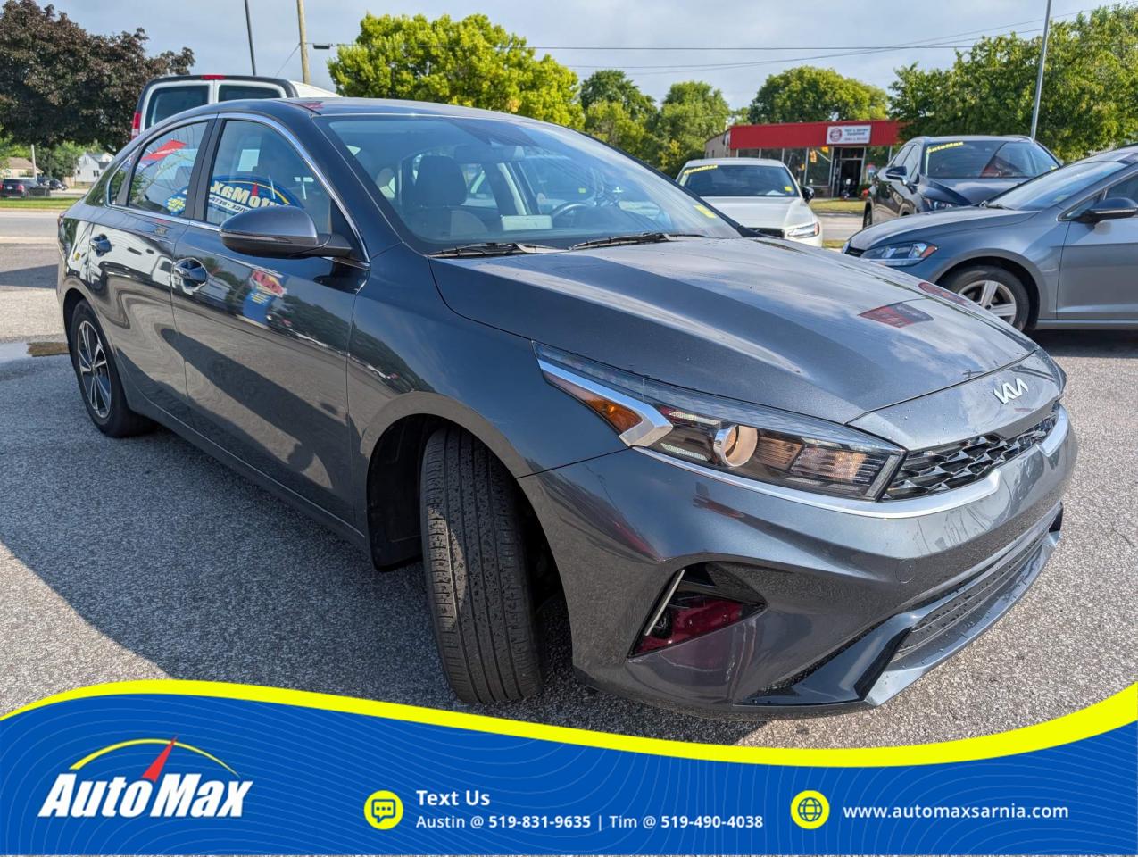 2023 Kia Forte EX Photo2