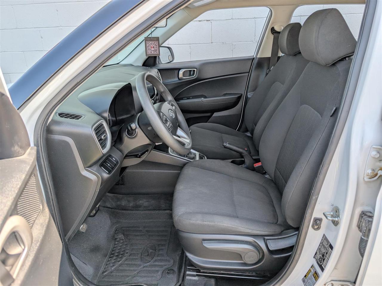 2021 Hyundai Venue ESSENTIAL - MANUAL - HTD SEATS - REV CAM