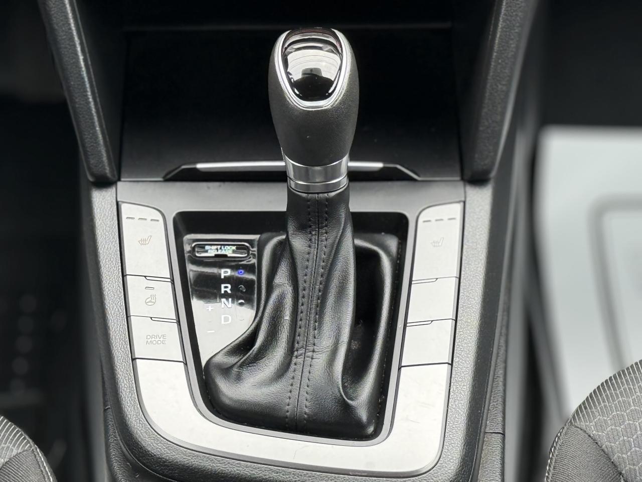 2017 Hyundai Elantra APPLE CARPLAY | ANDROID AUTO | BACK UP CAMERA Photo