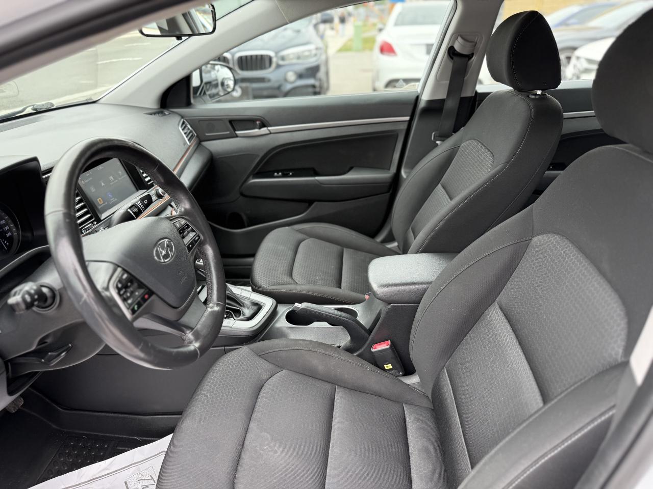 2017 Hyundai Elantra APPLE CARPLAY | ANDROID AUTO | BACK UP CAMERA Photo