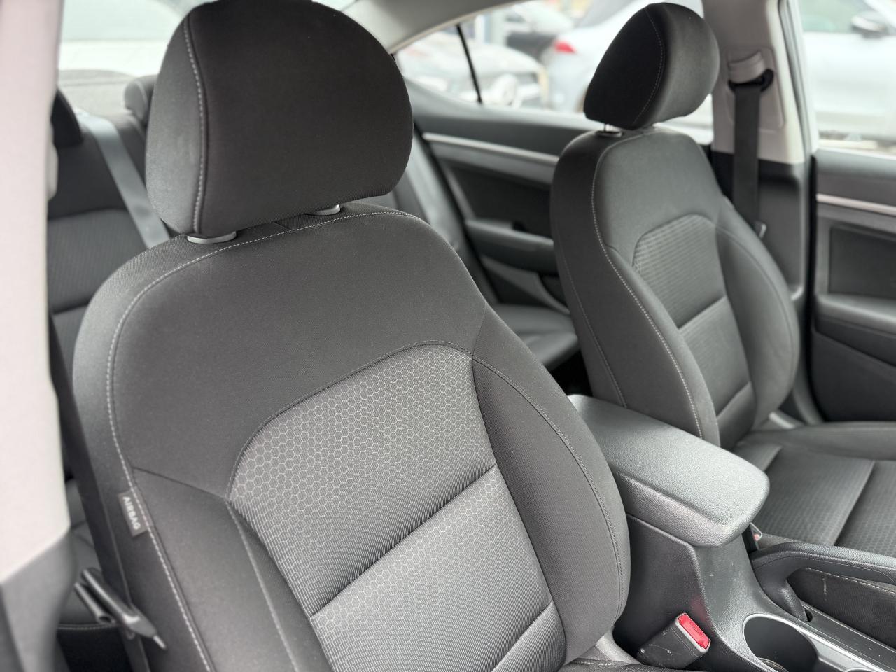 2017 Hyundai Elantra APPLE CARPLAY | ANDROID AUTO | BACK UP CAMERA Photo