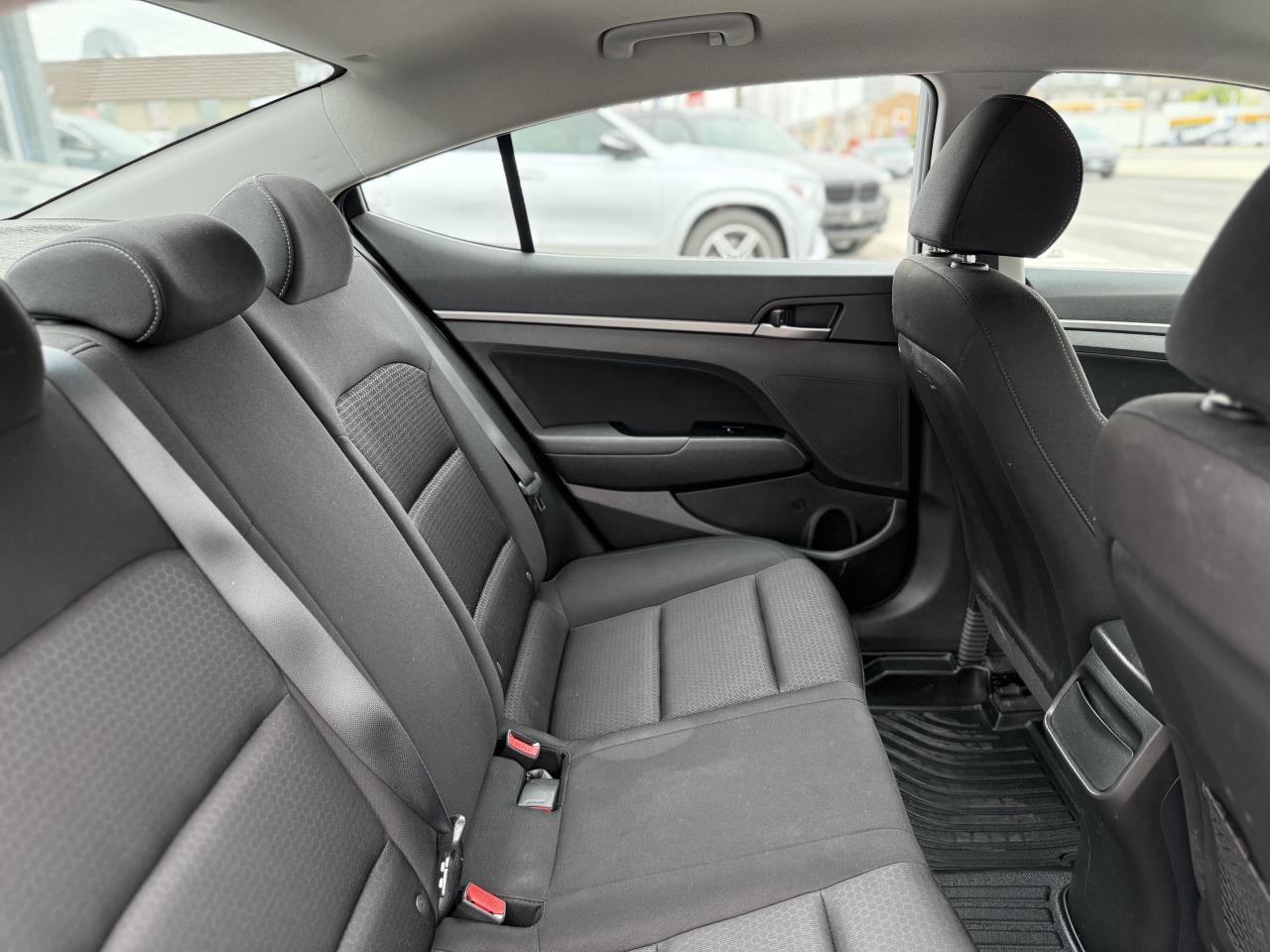 2017 Hyundai Elantra APPLE CARPLAY | ANDROID AUTO | BACK UP CAMERA Photo