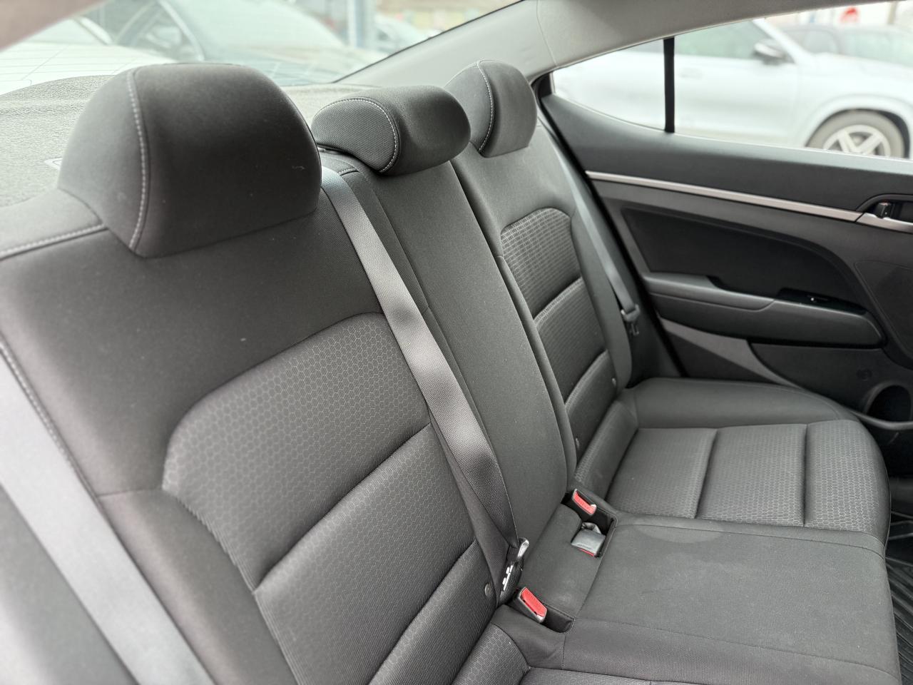 2017 Hyundai Elantra APPLE CARPLAY | ANDROID AUTO | BACK UP CAMERA Photo