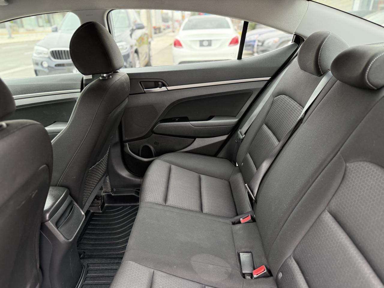 2017 Hyundai Elantra APPLE CARPLAY | ANDROID AUTO | BACK UP CAMERA Photo