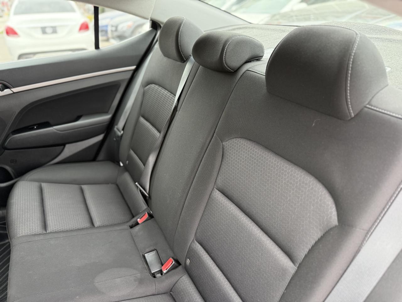 2017 Hyundai Elantra APPLE CARPLAY | ANDROID AUTO | BACK UP CAMERA Photo