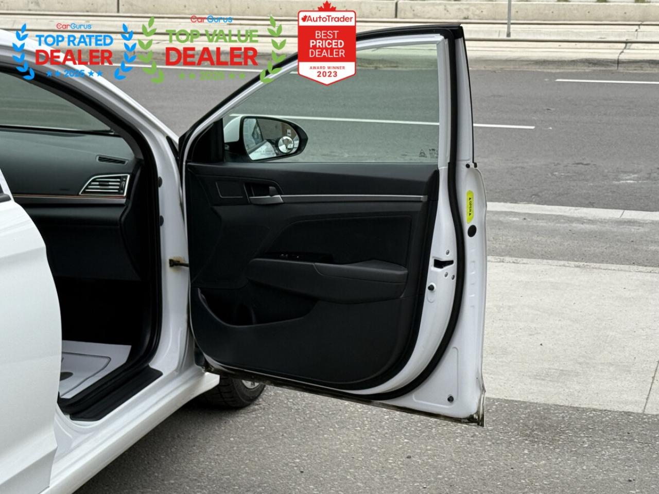 2017 Hyundai Elantra APPLE CARPLAY | ANDROID AUTO | BACK UP CAMERA Photo