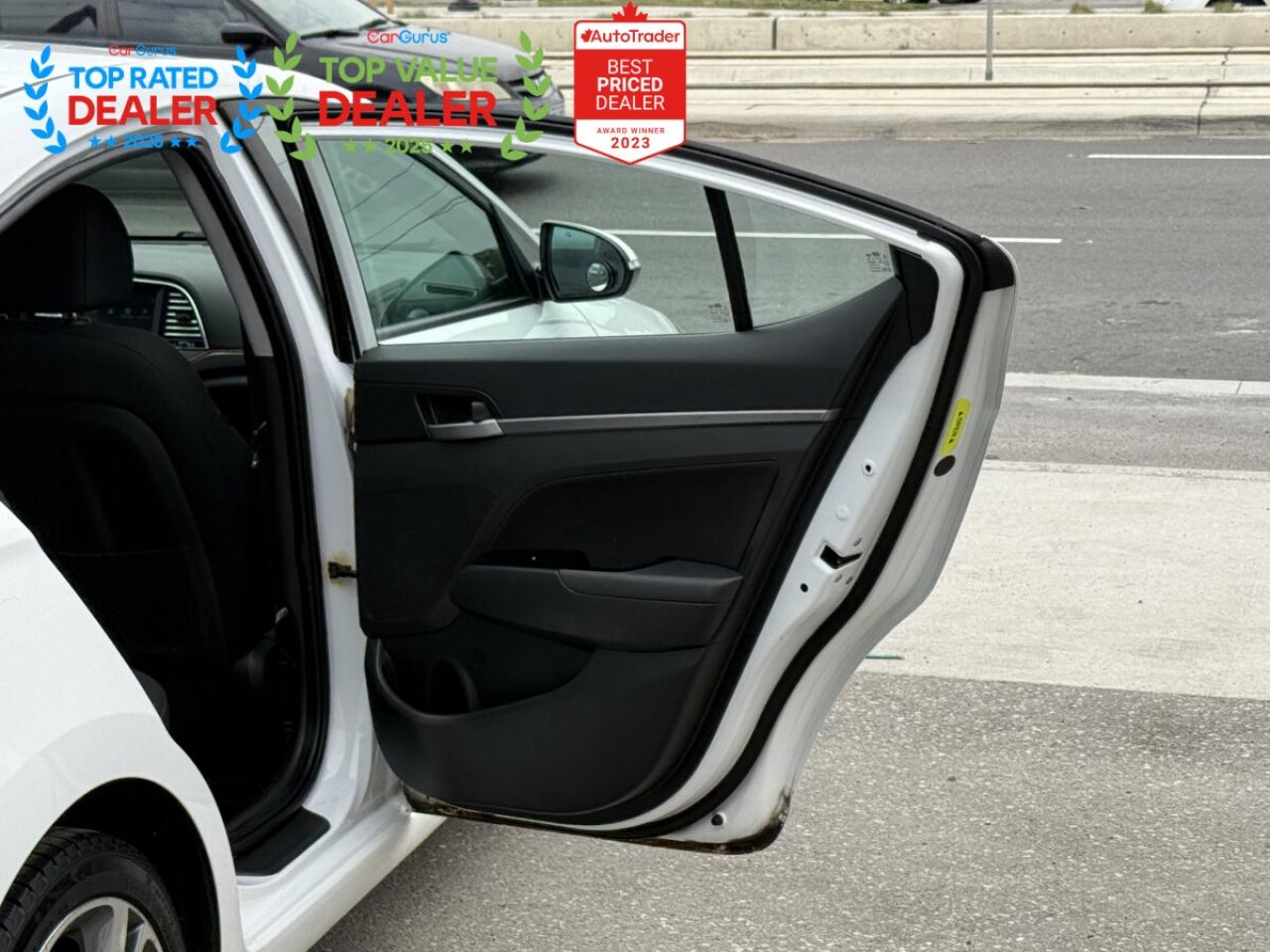 2017 Hyundai Elantra APPLE CARPLAY | ANDROID AUTO | BACK UP CAMERA Photo