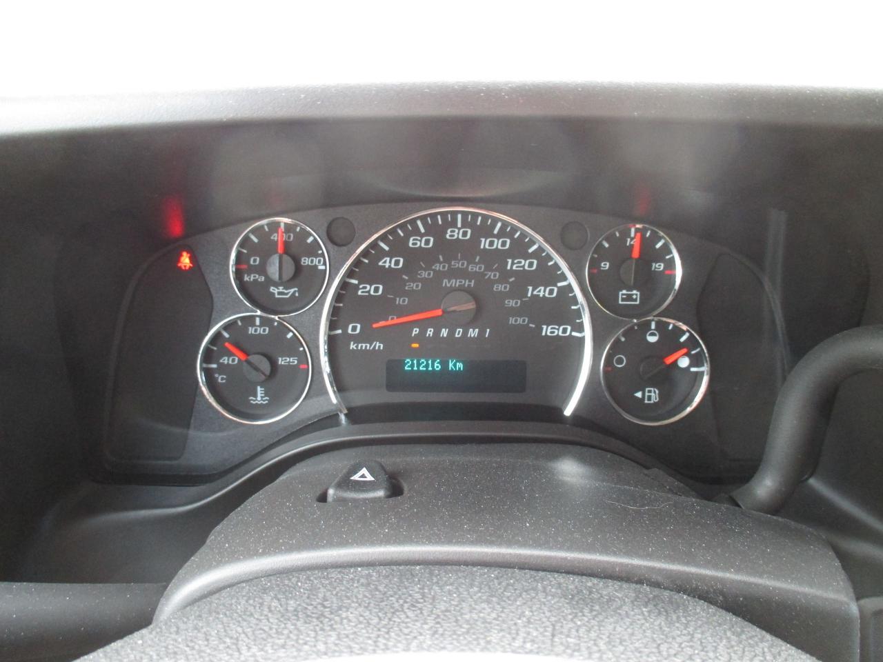 2023 GMC Savana Cargo Van 2500 135 inch w/base - Photo #10