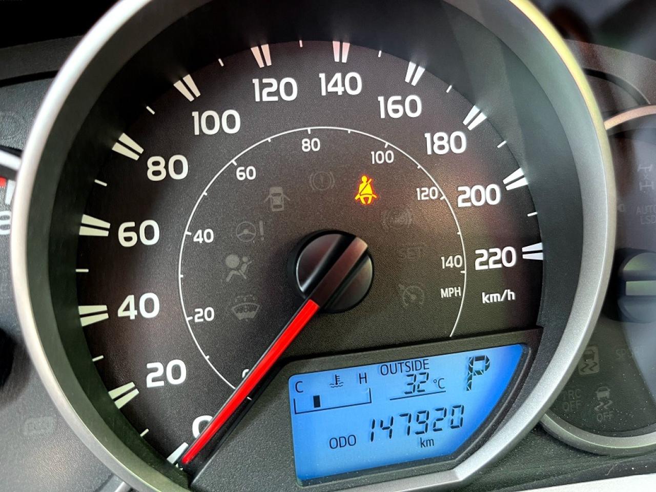 2016 Toyota RAV4 LE - Photo #10