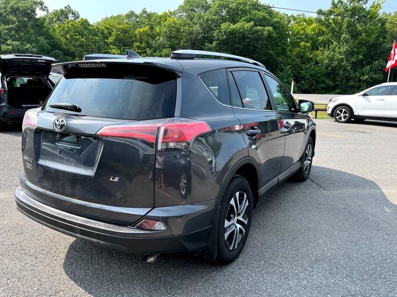2016 Toyota RAV4 LE - Photo #5
