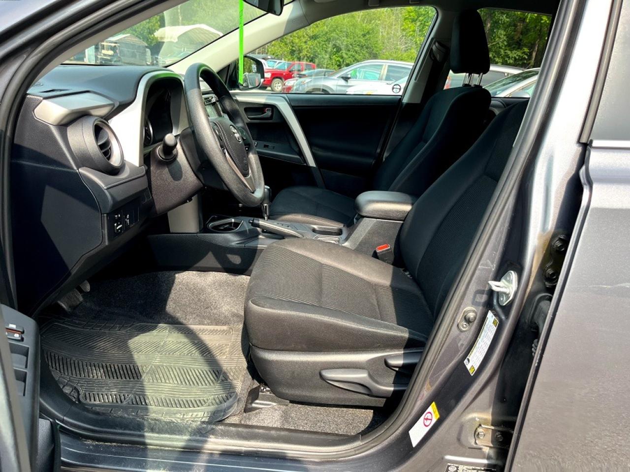 2016 Toyota RAV4 LE - Photo #7