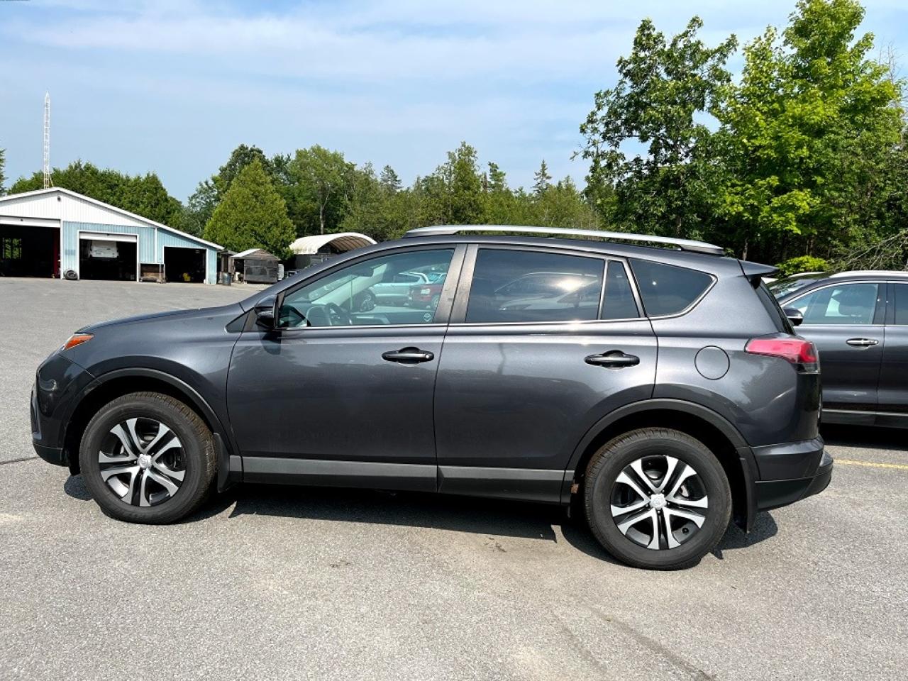 2016 Toyota RAV4 LE - Photo #3