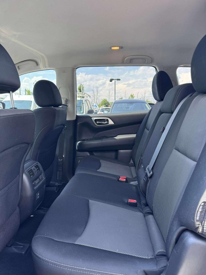 2018 Nissan Pathfinder SV Tech - Photo #8