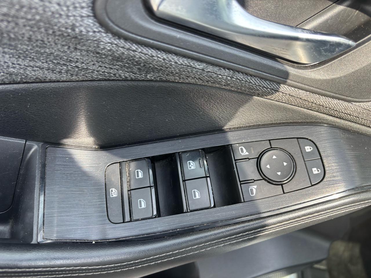 2022 Nissan Rogue SV - Photo #20