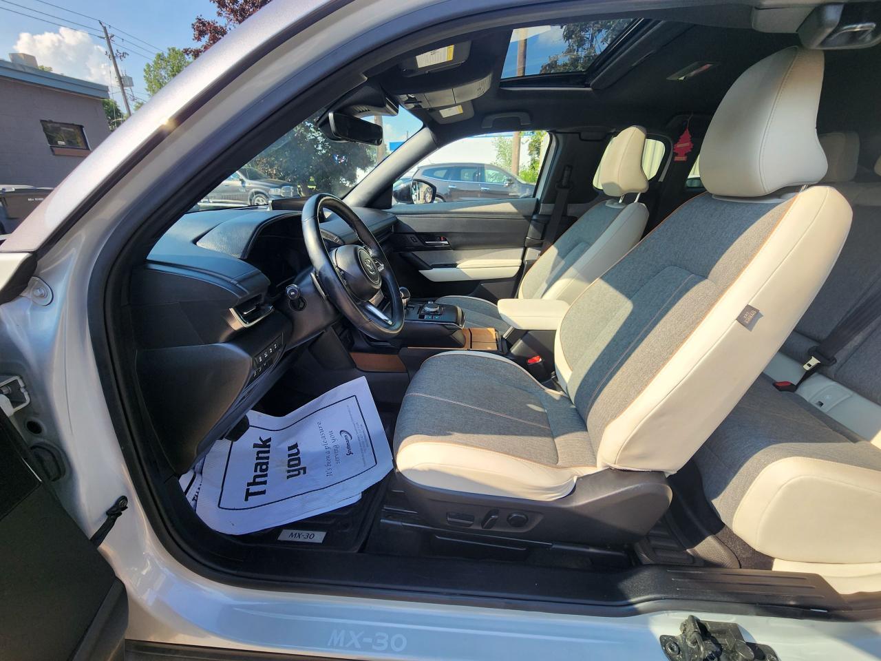 2022 Mazda MX-3 GT l Clean Carfax l No accidents l Like New - Photo #12